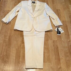 Vintage Sag Harbor fully lined wool blend cream colored pant suit size 14P